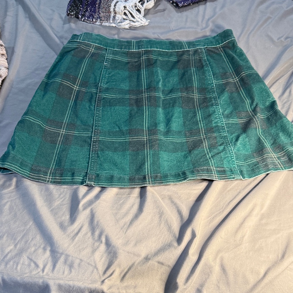 Urban Outfitters Green Plaid Button-Front Mini Skirt - Picture 2 of 6